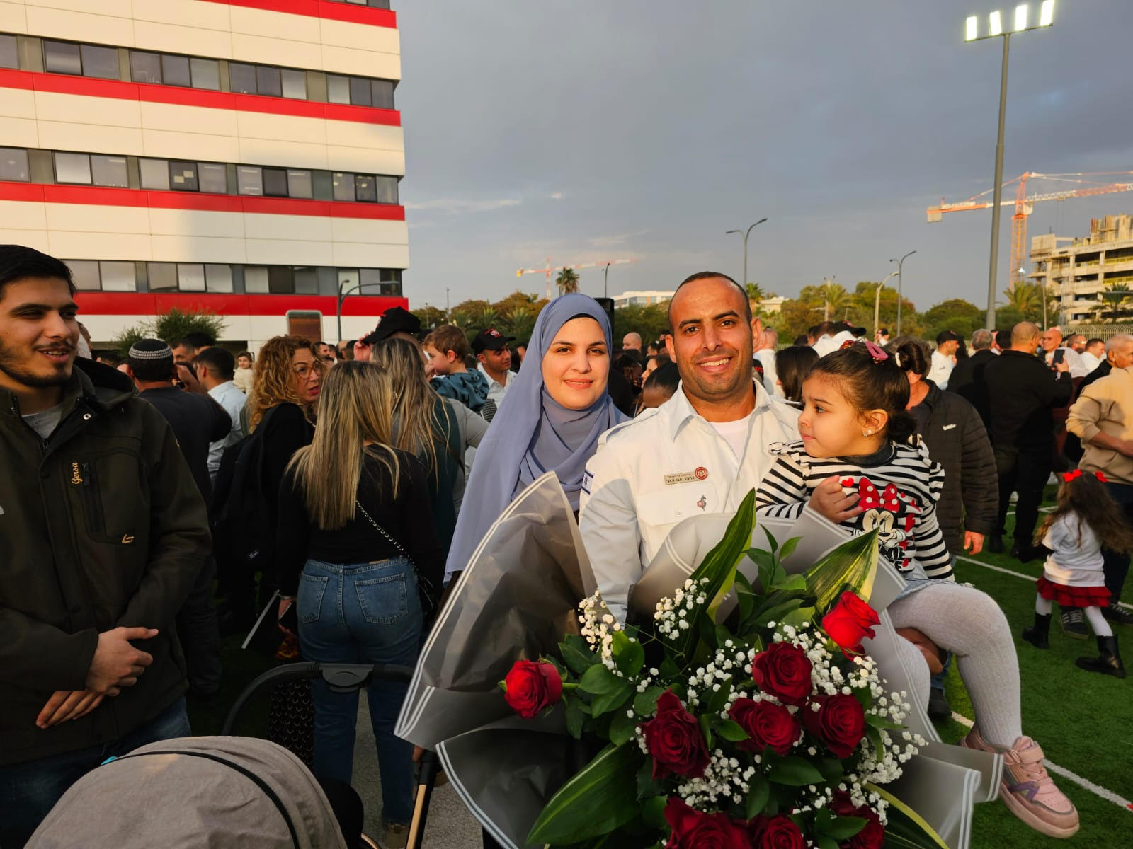  تخريج دفعه جديده من رجال الاطفاء والانقاذ من بينهم العشرات من ابناء مجتمعنا.